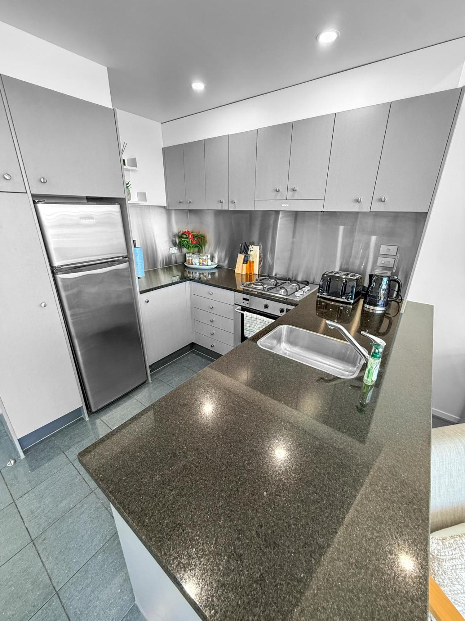 Le Mirage- Stylish, Central Apartment With Pools, Sauna, More Auckland Dış mekan fotoğraf